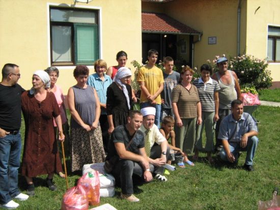 B.Kostajnica-korisnici-pomoci-s-donatorima-2009