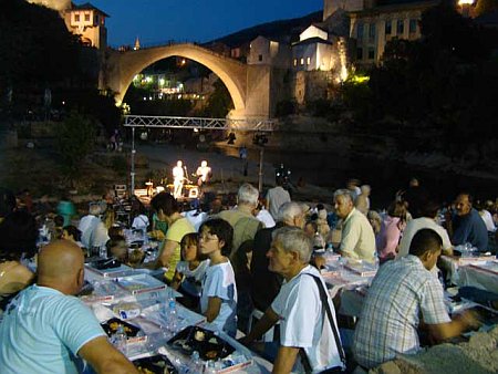 iftar-ispod-Starog-mosta