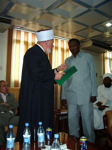 Reisu-l-ulema u razgovoru sa ministrom vakufa Sudana u Kartumu (Small)