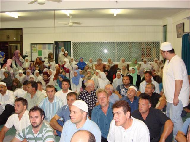Bosnjaci australije prate predavanje reisa (Small)